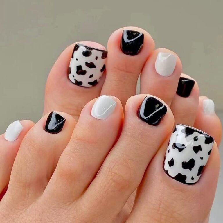 32 pretty Toe Nail Designs for any season
